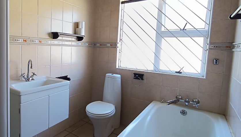 4 Bedroom Property for Sale in Firlands Western Cape